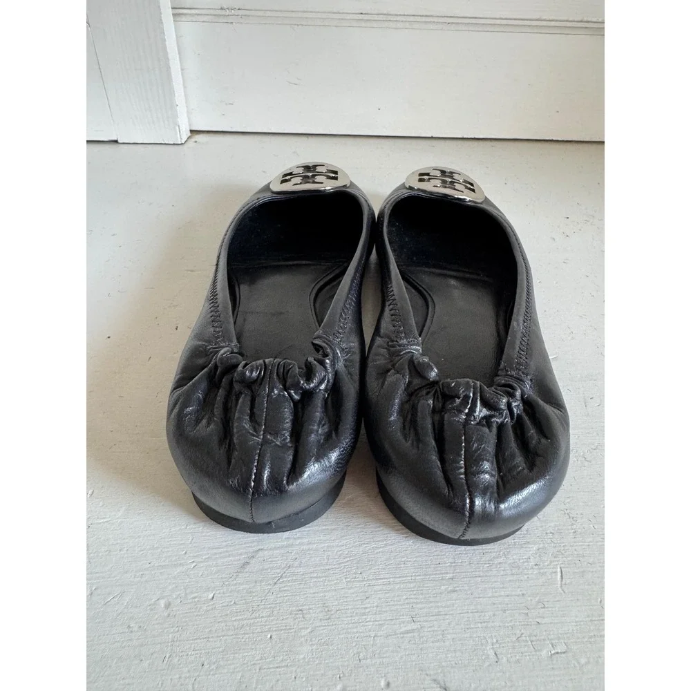 Tory Burch Reva black ballet flats size 7M.‎ Lightly worn
